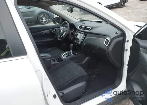 2015 Nissan Rogue Sv z USA, uszkodzony, nr VIN 5N1AT2MV8FC904016